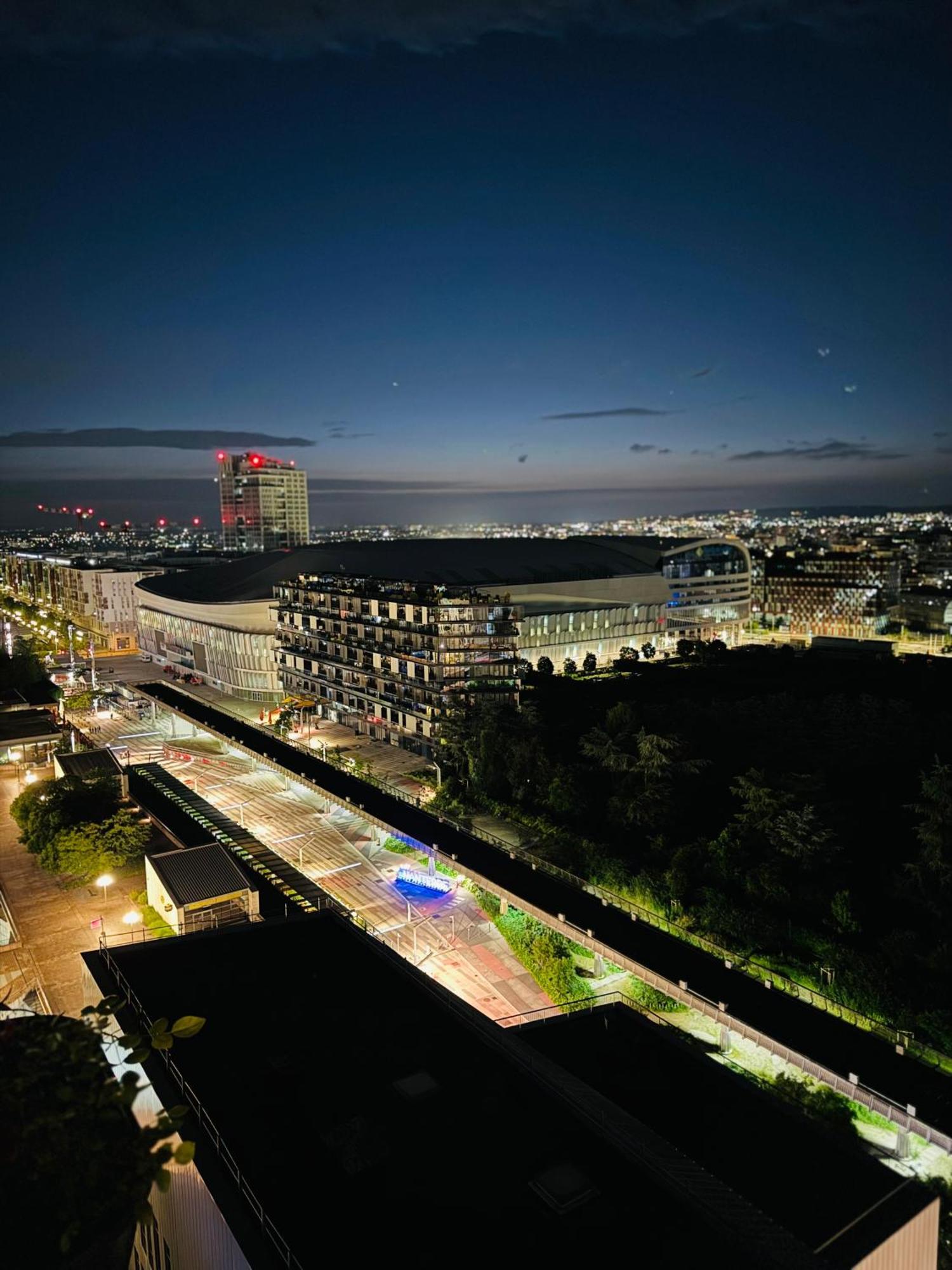 Luxury 2 Rooms Apartment With Balcony Puteaux Luaran gambar