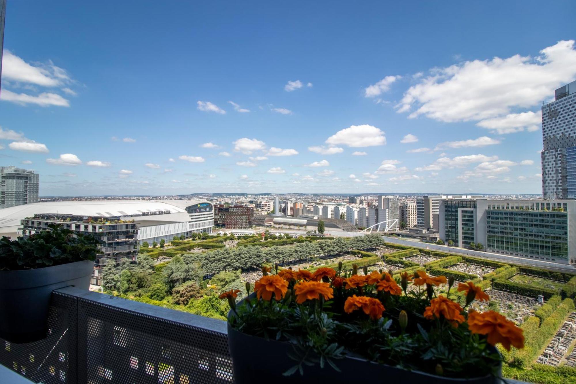 Luxury 2 Rooms Apartment With Balcony Puteaux Luaran gambar