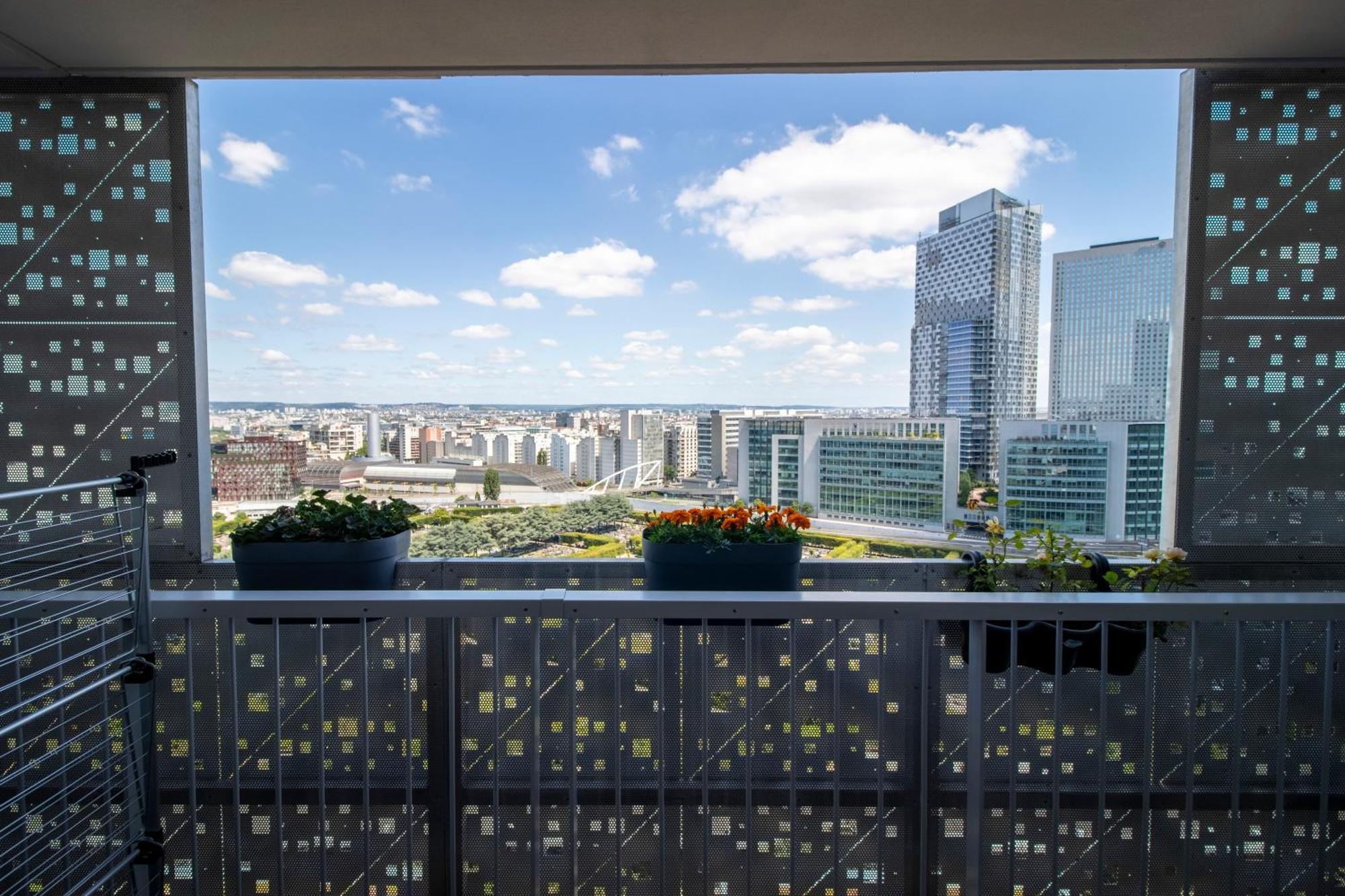 Luxury 2 Rooms Apartment With Balcony Puteaux Luaran gambar